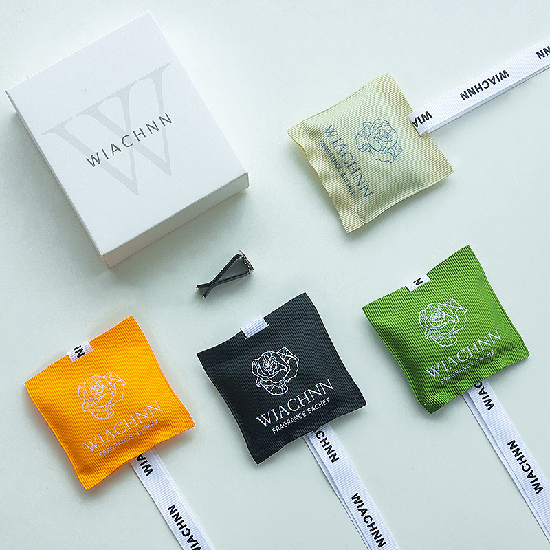 น้ำหอมปรับอากาศในบ้าน, น้ำหอมส - Fragrance Perfume Car บทวิจารณ์และราคา